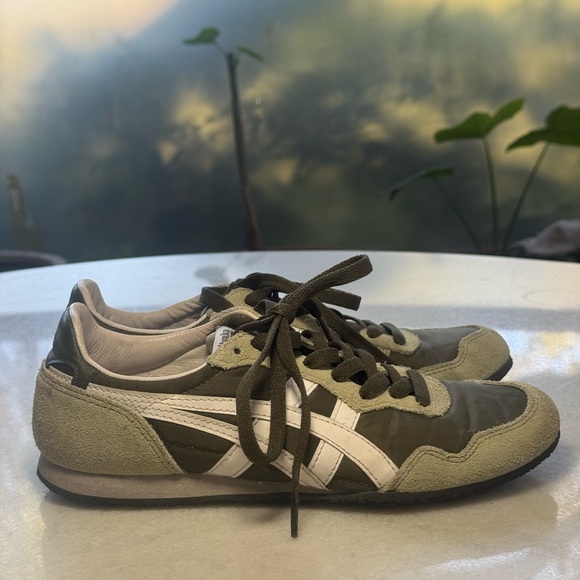 Onitsuka Tiger Serrano sneaker by ASICS in "Burnt Olive/White" - Picture 2 of 8